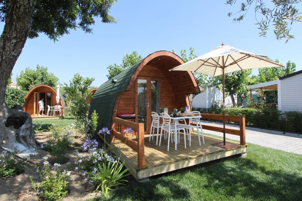 Camping Joan Bungalow Park Камбрильс Экстерьер фото