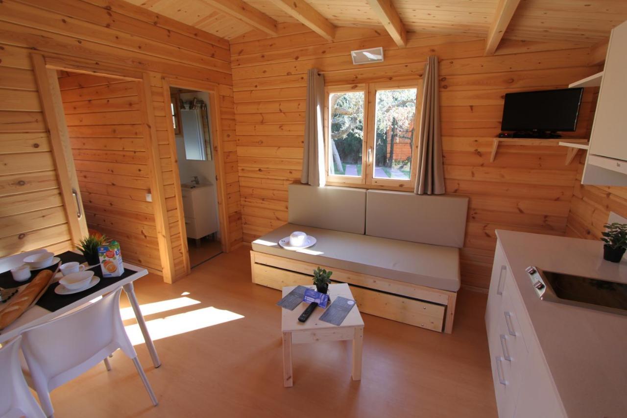 Camping Joan Bungalow Park Камбрильс Экстерьер фото