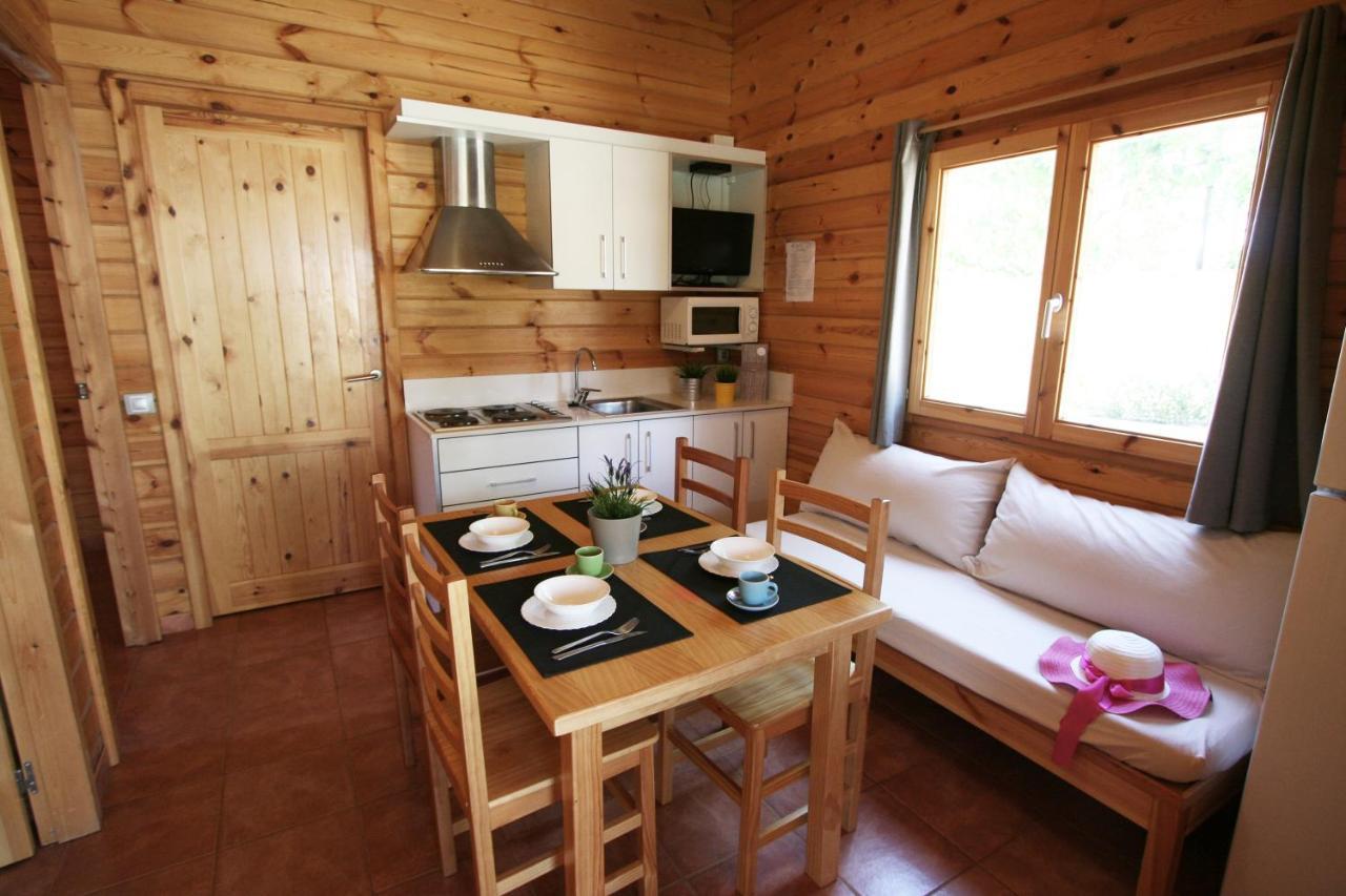 Camping Joan Bungalow Park Камбрильс Экстерьер фото