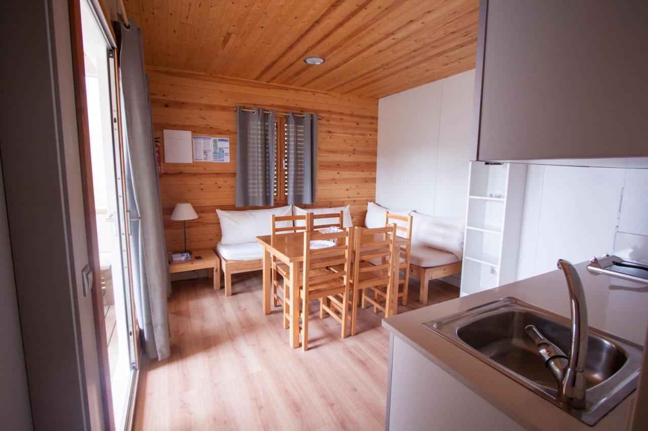 Camping Joan Bungalow Park Камбрильс Экстерьер фото
